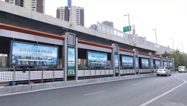 鄭州BRT公交車(chē)站臺(tái)廣告，展現(xiàn)城市魅力的象征