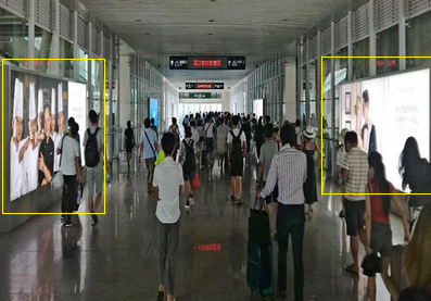 ?？跂|站到達(dá)出發(fā)廊橋墻體燈箱廣告