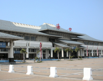 ?？诨疖囌緩V告-海口站廣告投放價(jià)格-?？诨疖囌緩V告公司