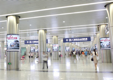 廣州東站進(jìn)站大廳包柱燈箱廣告