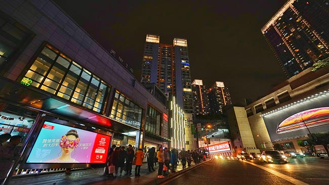 品牌和商家為什么要投放重慶候車亭廣告？
