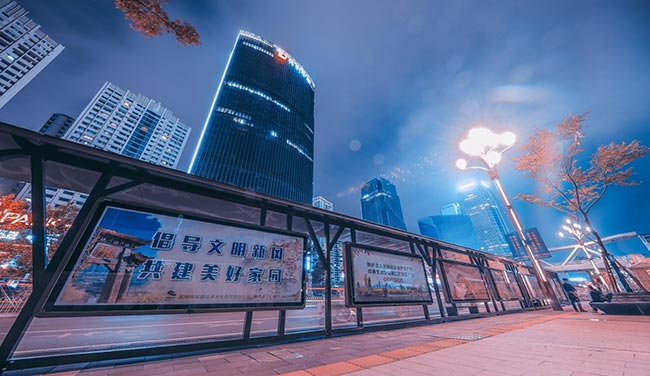 昆明人民路候車亭廣告都有哪些特性？