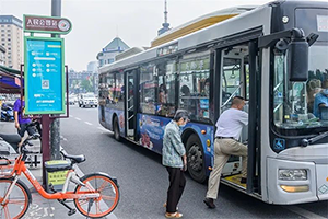 成都公交廣告價格多少錢？食品生鮮快消成都公交車身廣告案例
