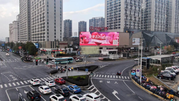 南昌地紅谷灘萬達廣場標LED大屏廣告價格？南昌裸眼3D廣告優(yōu)勢報價