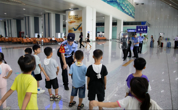 東莞南站高鐵廣告價格？東莞南高鐵站候車大廳廣告全覆蓋位置優(yōu)勢