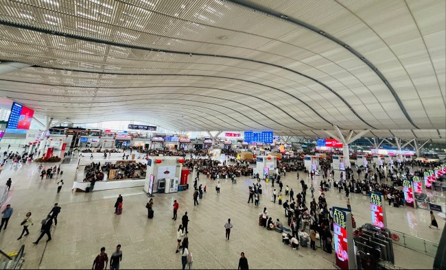 深圳北站電子屏廣告價(jià)格收費(fèi)，深圳北高鐵站高性價(jià)比LED大屏廣告