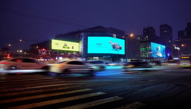 北京朝外THE BOX戶外三屏LED大屏廣告投放，北京商圈LED大屏廣告價格