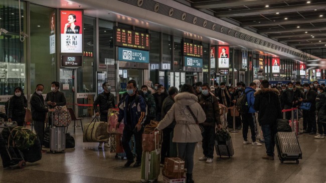 上海虹橋站高鐵出站通道兩側(cè)燈箱廣告，上海虹橋火車站廣告價格