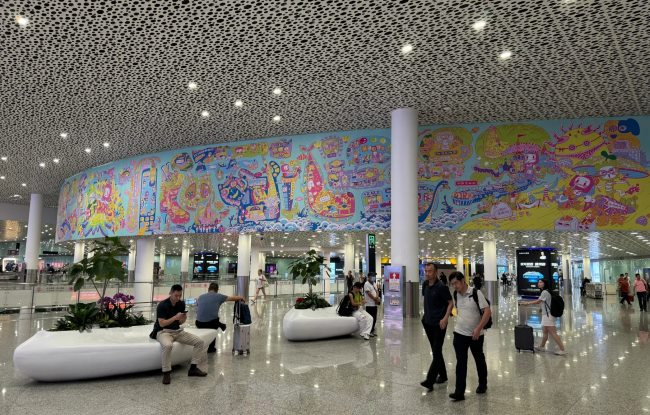 深圳寶安機(jī)場(chǎng)國(guó)際到達(dá)通道燈箱廣告，深圳機(jī)場(chǎng)廣告牌價(jià)格