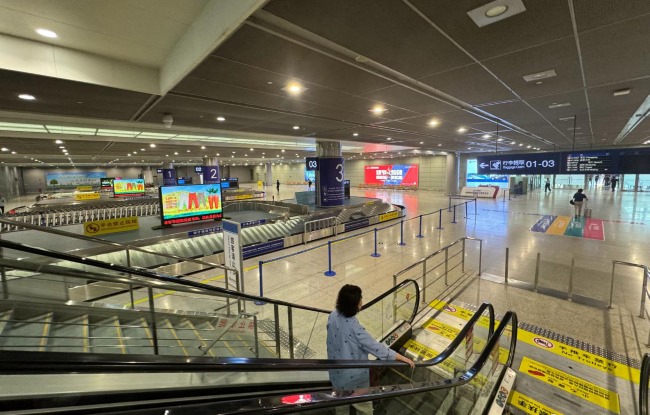 合肥新橋機(jī)場到達(dá)行李轉(zhuǎn)盤聯(lián)排LED大屏，合肥機(jī)場LED廣告價格