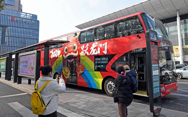 杭州雙層公交廣告外車身貼巴士廣告，杭州公交車廣告價格