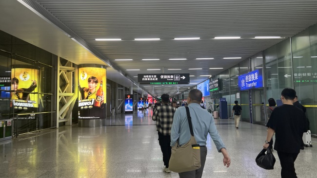 深圳北高鐵站出站通道LED廣告投放，深圳北站到達(dá)廣告價(jià)格
