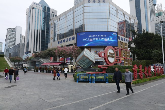深南大道華強(qiáng)北路口賽格廣場(chǎng)LED廣告，深圳戶外大屏廣告價(jià)格