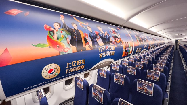 華夏航空行李架頭枕巾廣告投放，華夏機載小桌板廣告價格