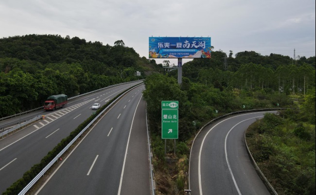 重慶渝涪渝遂高桿立柱廣告投放，重慶渝瀘高速大牌廣告價格