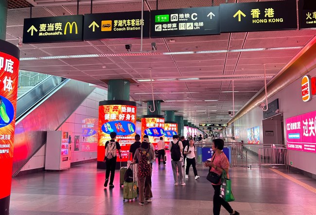 深圳羅湖火車站包柱LED廣告投放，深圳站高鐵大屏廣告價格