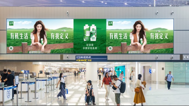 青島膠東機(jī)場出發(fā)大廳最大燈箱廣告投放，青島機(jī)場廣告價(jià)格