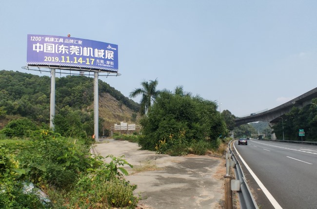 東莞虎門大橋高速立柱大牌廣告投放，東莞高桿戶外廣告價(jià)格