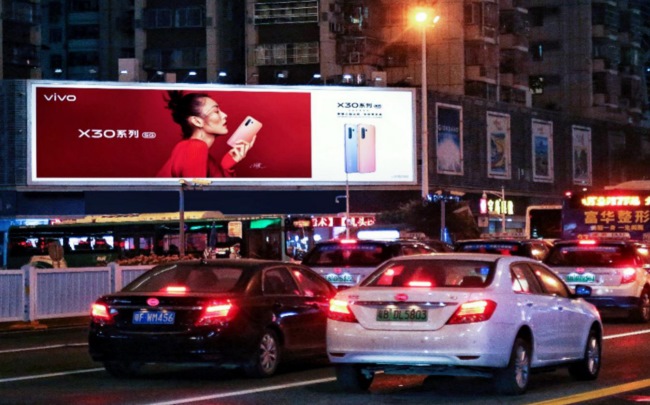 很多企業(yè)主搞不清楚線下媒體和戶外媒體有什么區(qū)別，詳細分析線下媒體和戶外媒體的區(qū)別。