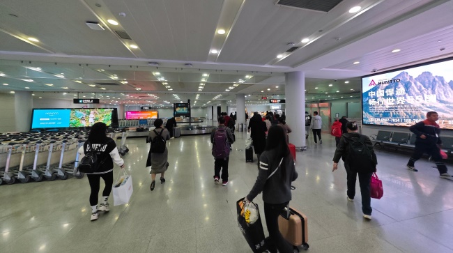 泉州晉江機場行李轉(zhuǎn)盤LED廣告投放，泉州機場大屏廣告價格