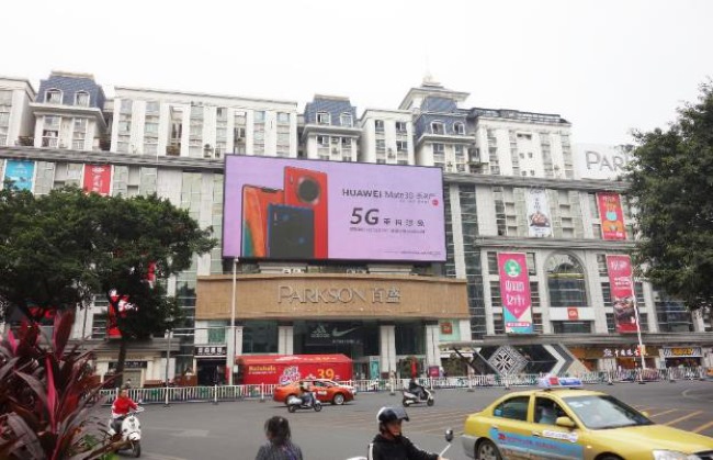 南寧西南商都百盛LED廣告投放，南寧戶(hù)外大屏廣告價(jià)格