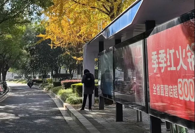 南昌公交站臺燈箱廣告投放，南昌巴士候車亭廣告價格