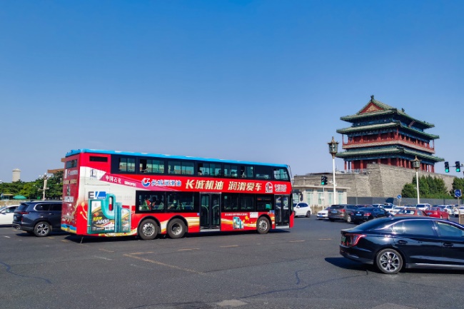 北京雙層觀光車身外車貼巴士廣告投放，北京公交車廣告價(jià)格