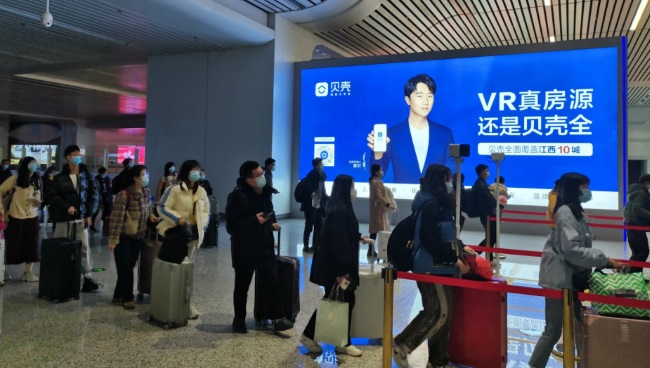 贛州西高鐵出站口燈箱廣告投放，贛州西站到達大屏廣告價格
